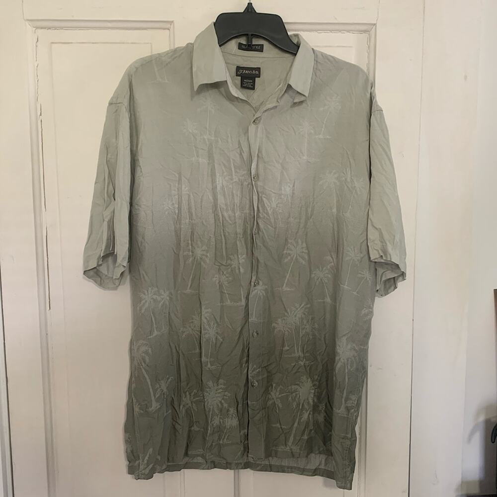 NWOT St. John’s Bay ombré Island Style shirt sleeve button up shirt
